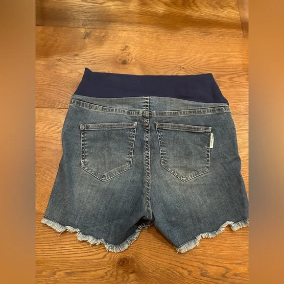 Maternity denim shorts size S - Picture 3 of 3